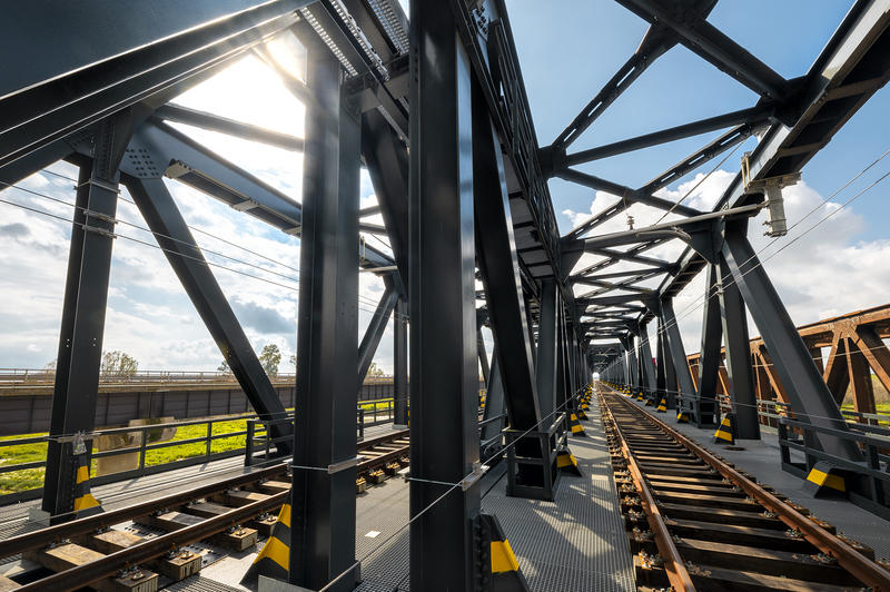 momapix_439709_pos_4