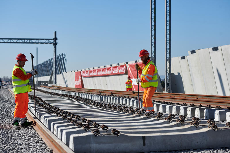 momapix_440225_pos_1