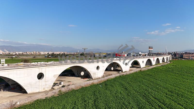 momapix_440232_pos_2