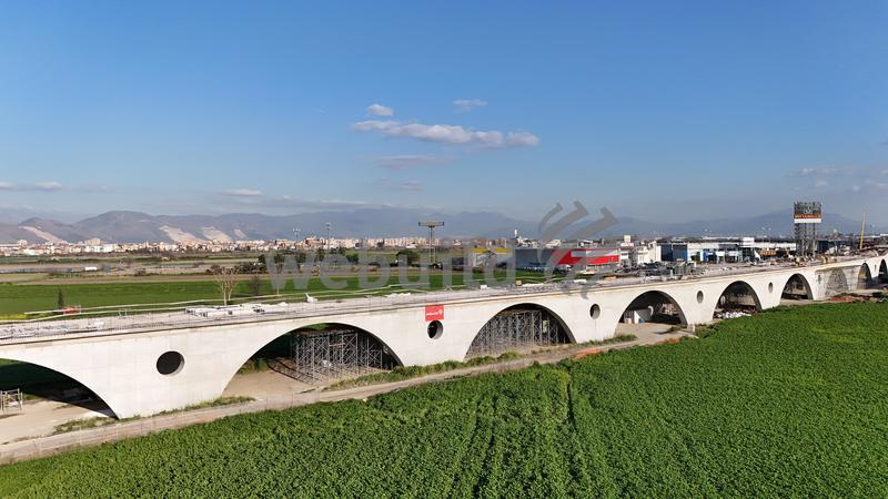 momapix_440237_pos_47