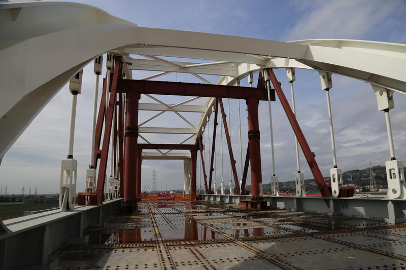 momapix_440277_pos_2