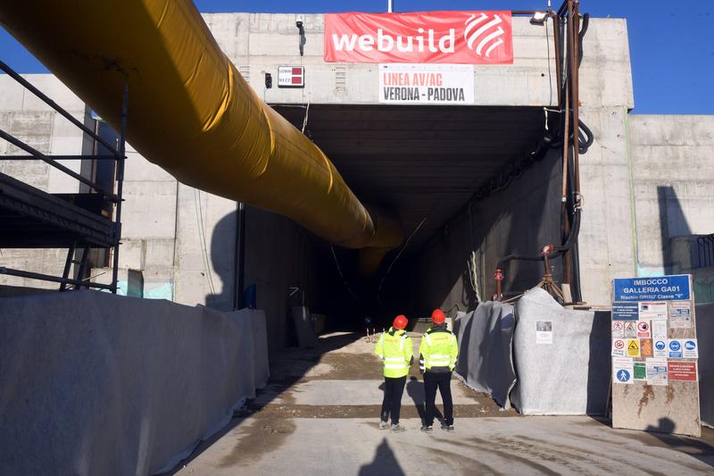 momapix_440301_pos_31