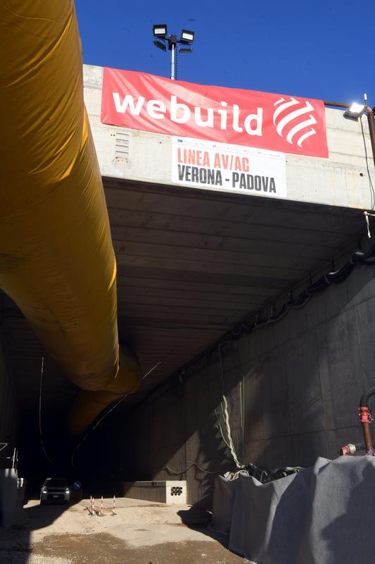 momapix_440304_pos_35