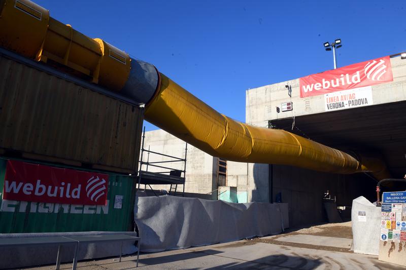 momapix_440306_pos_33