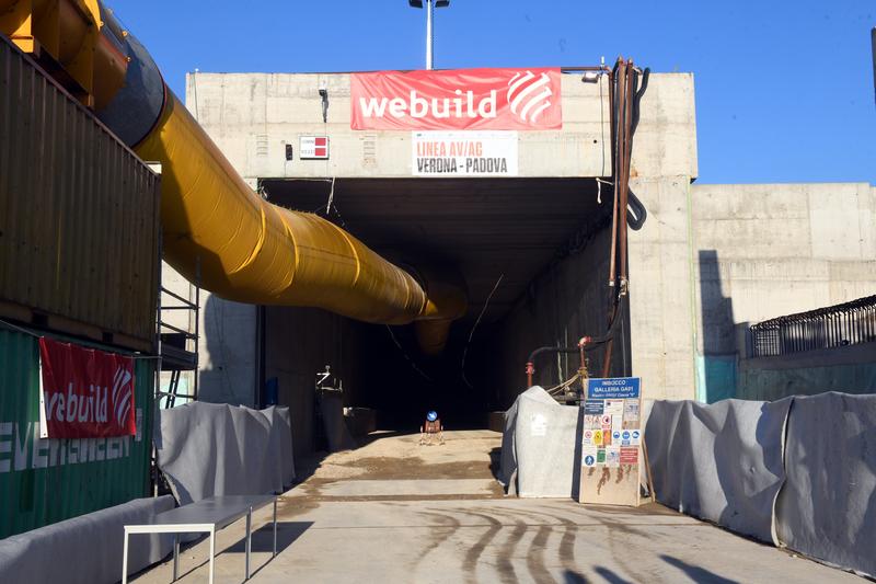 momapix_440307_pos_32