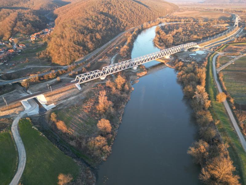 momapix_440883_pos_1