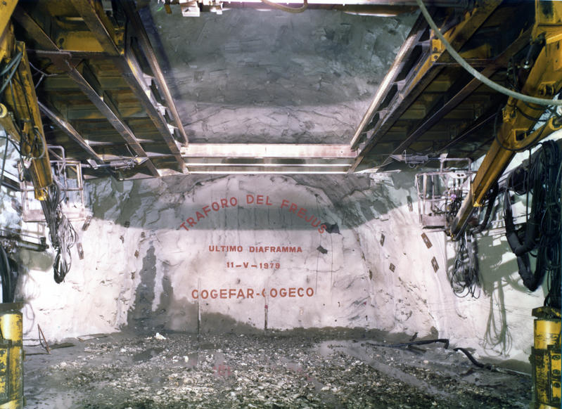 momapix_44233_pos_10