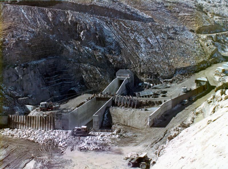 momapix_52505_pos_13